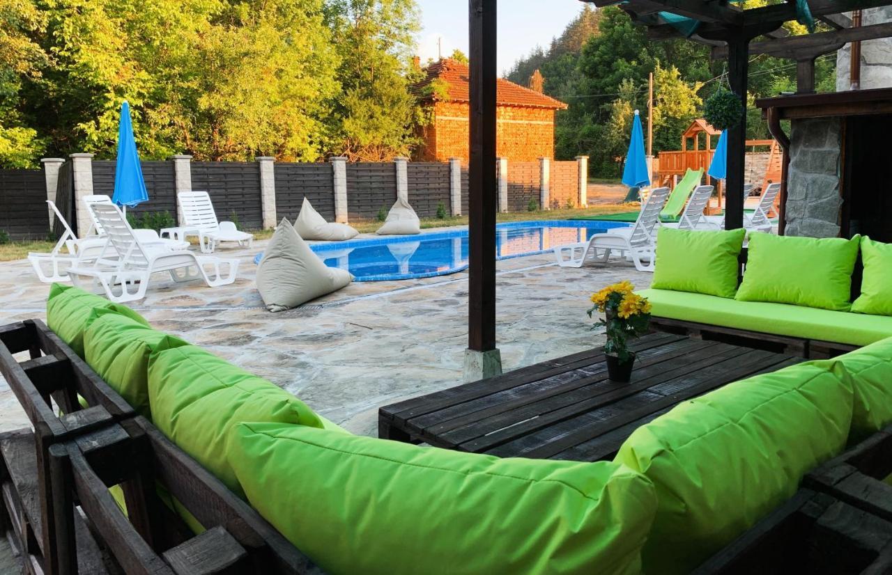 Карамановите Къщи Aprilci Exteriér fotografie