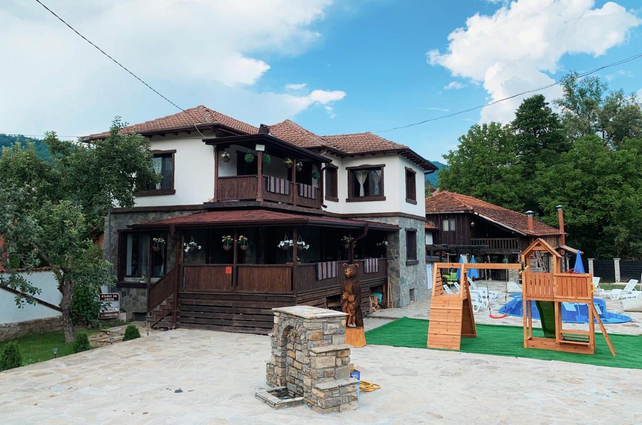 Карамановите Къщи Aprilci Exteriér fotografie