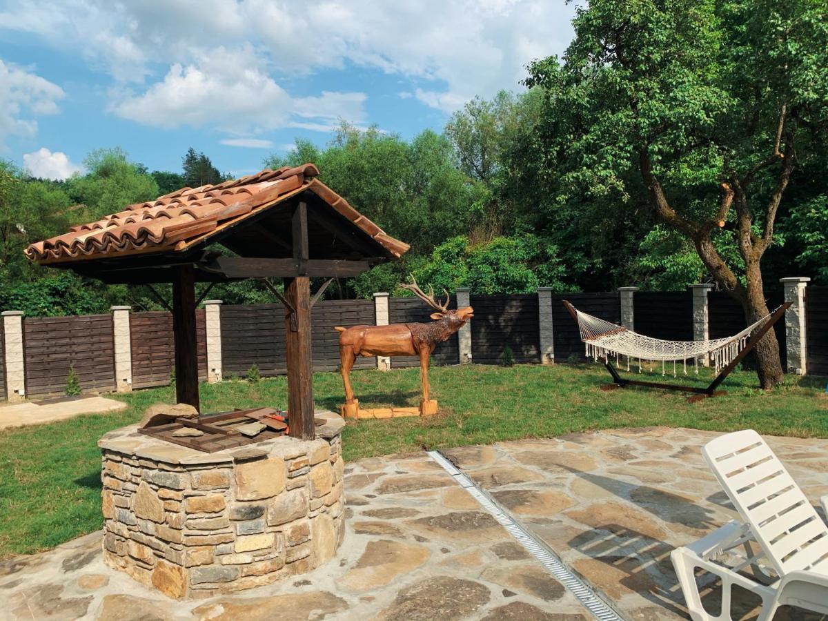 Карамановите Къщи Aprilci Exteriér fotografie