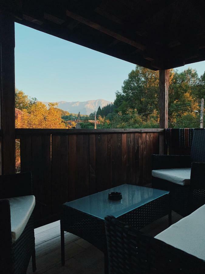 Карамановите Къщи Aprilci Exteriér fotografie